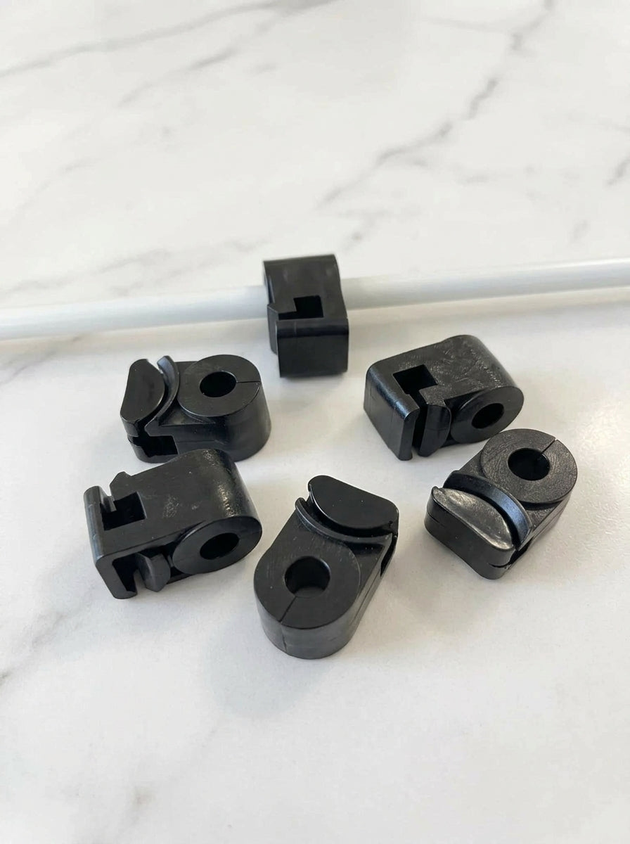 L-type insulator for 3/8 fiberglass electric fence rod